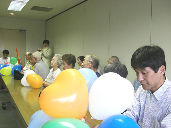 �o���W��̎ʐ^�Q�F�N���b�N����ƑO�ɖ߂�܂�