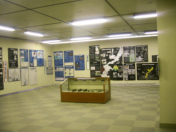 �픚�Ɖ���R�[�i�[�̎ʐ^�F�N���b�N����ƑO�ɖ߂�܂�