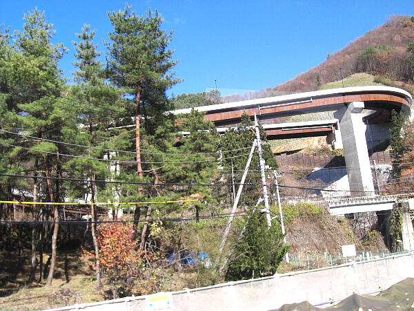 ���[�v�����H�̎ʐ^�F�N���b�N����ƑO�ɖ߂�܂�