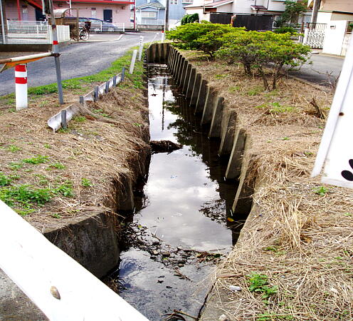 新井用水 (日野市)