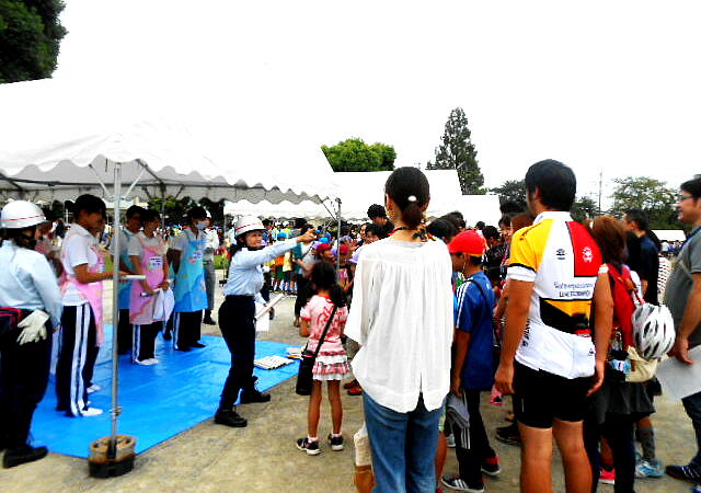 �~���蓖�̎ʐ^�F�N���b�N����ƑO�ɖ߂�܂�