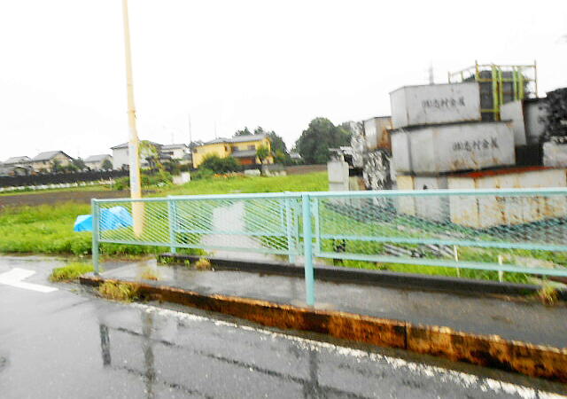 �J����̎ʐ^�F�N���b�N����ƑO�ɖ߂�܂�