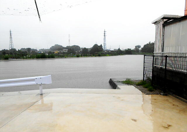 �����r�̎ʐ^�F�N���b�N����ƑO�ɖ߂�܂�