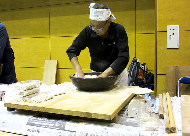 �ɓ�����̎ʐ^�F�N���b�N����ƑO�ɖ߂�܂�