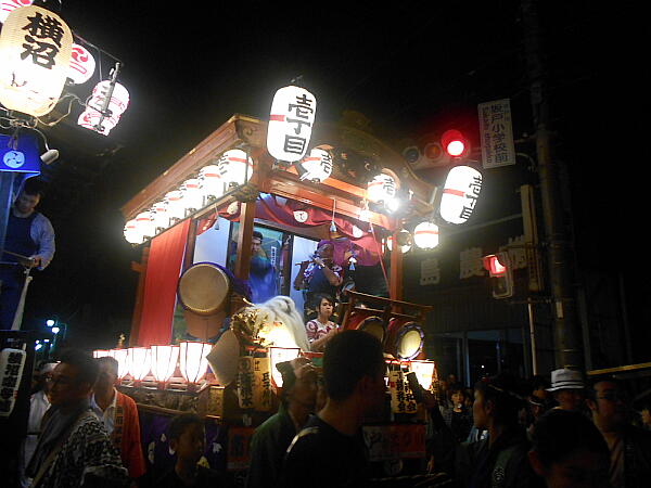 �R�Ԃ̎ʐ^�F�N���b�N����ƑO�ɖ߂�܂�